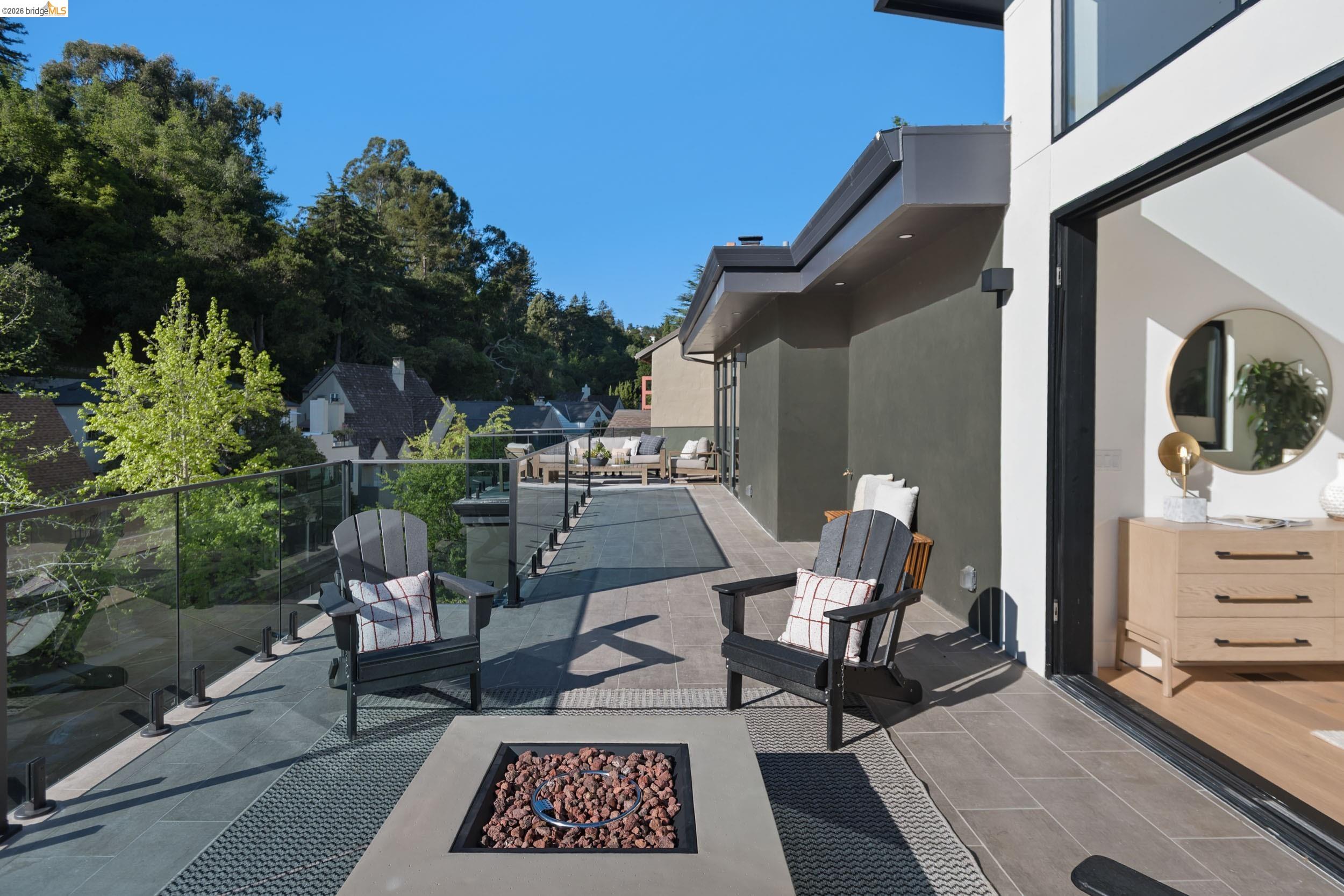 1675 Trestle Glen Road Oakland, CA 94610 - Photo 21 of 50