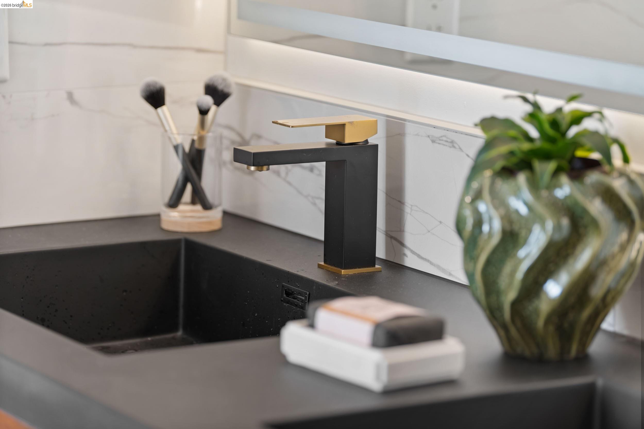 1675 Trestle Glen Road Oakland, CA 94610 - Photo 24 of 50