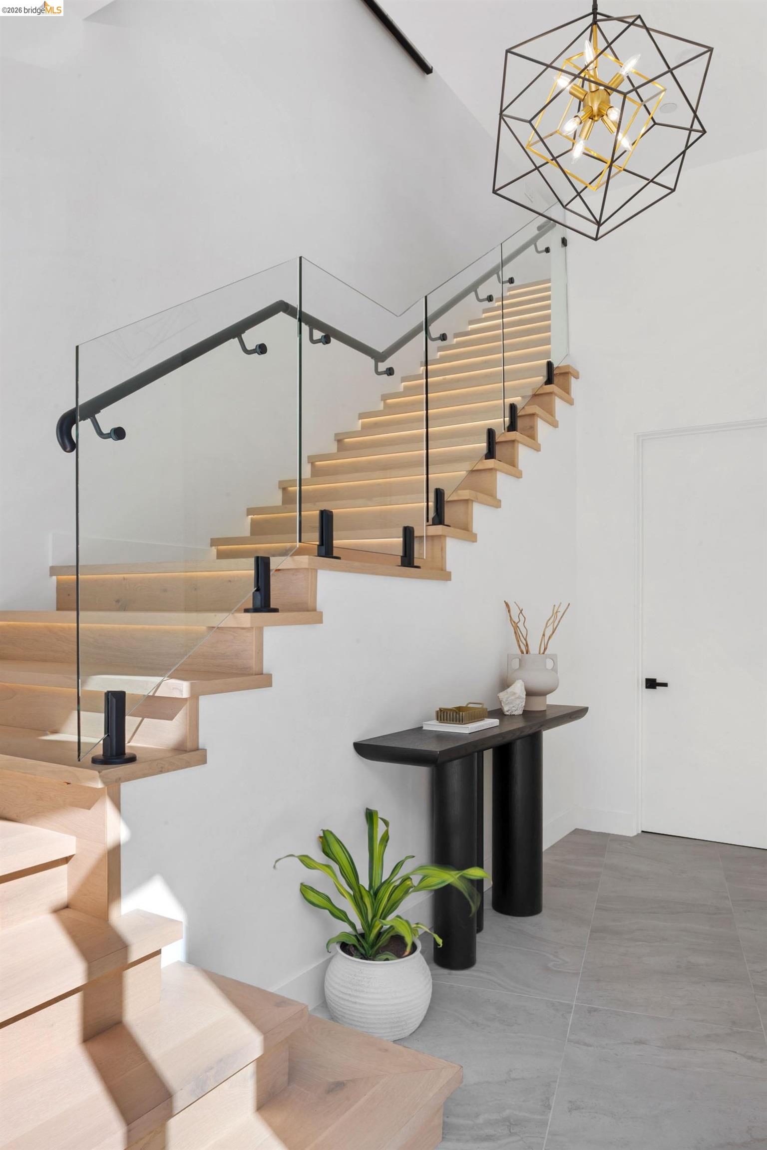 1675 Trestle Glen Road Oakland, CA 94610 - Photo 4 of 50