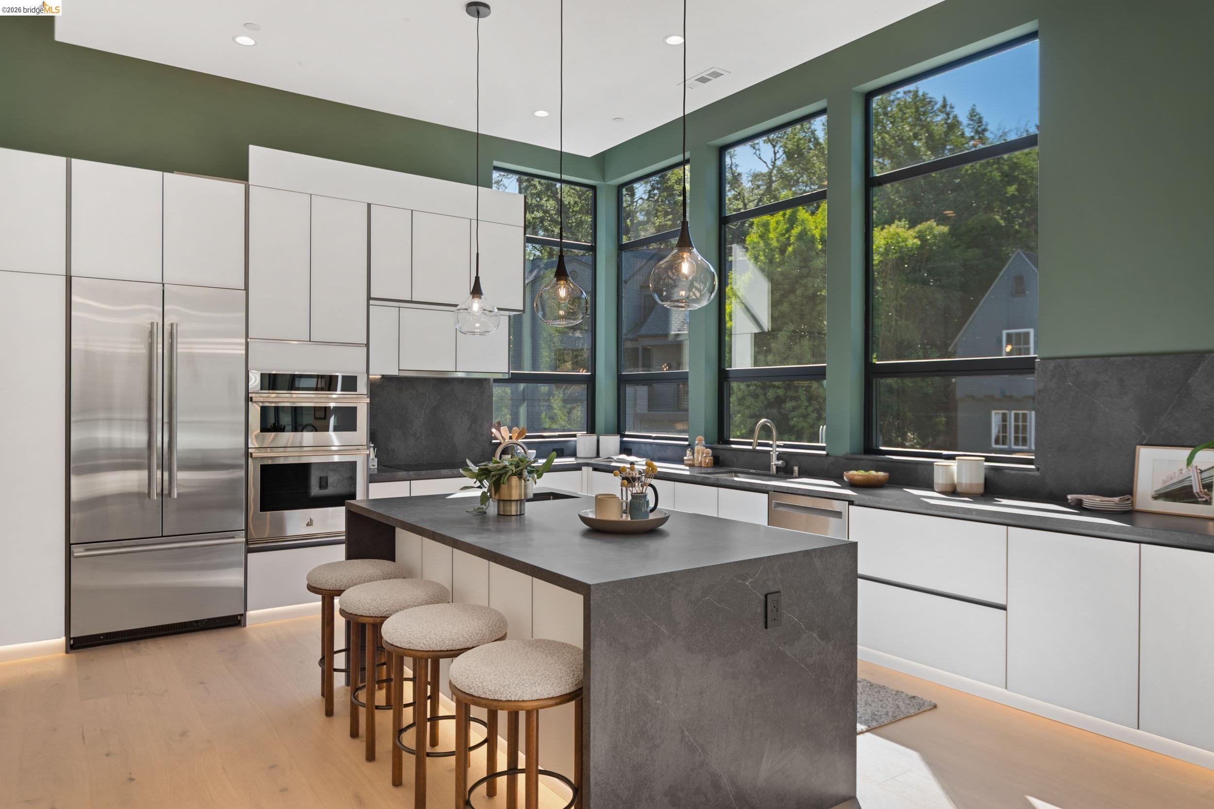 1675 Trestle Glen Road Oakland, CA 94610 - Photo 9 of 50