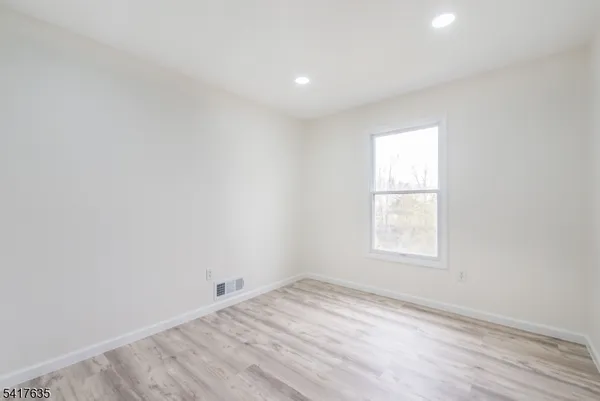 $2,350 | 54 Burlington Court, Hamburg, NJ 07419