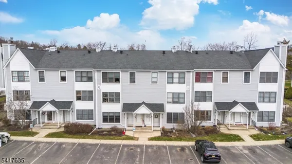 $2,350 | 54 Burlington Court, Hamburg, NJ 07419