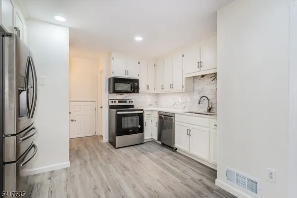 $2,350 | 54 Burlington Court, Hamburg, NJ 07419