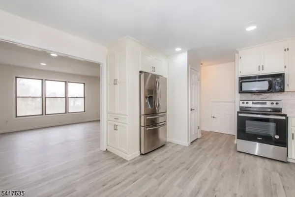 $2,350 | 54 Burlington Court, Hamburg, NJ 07419