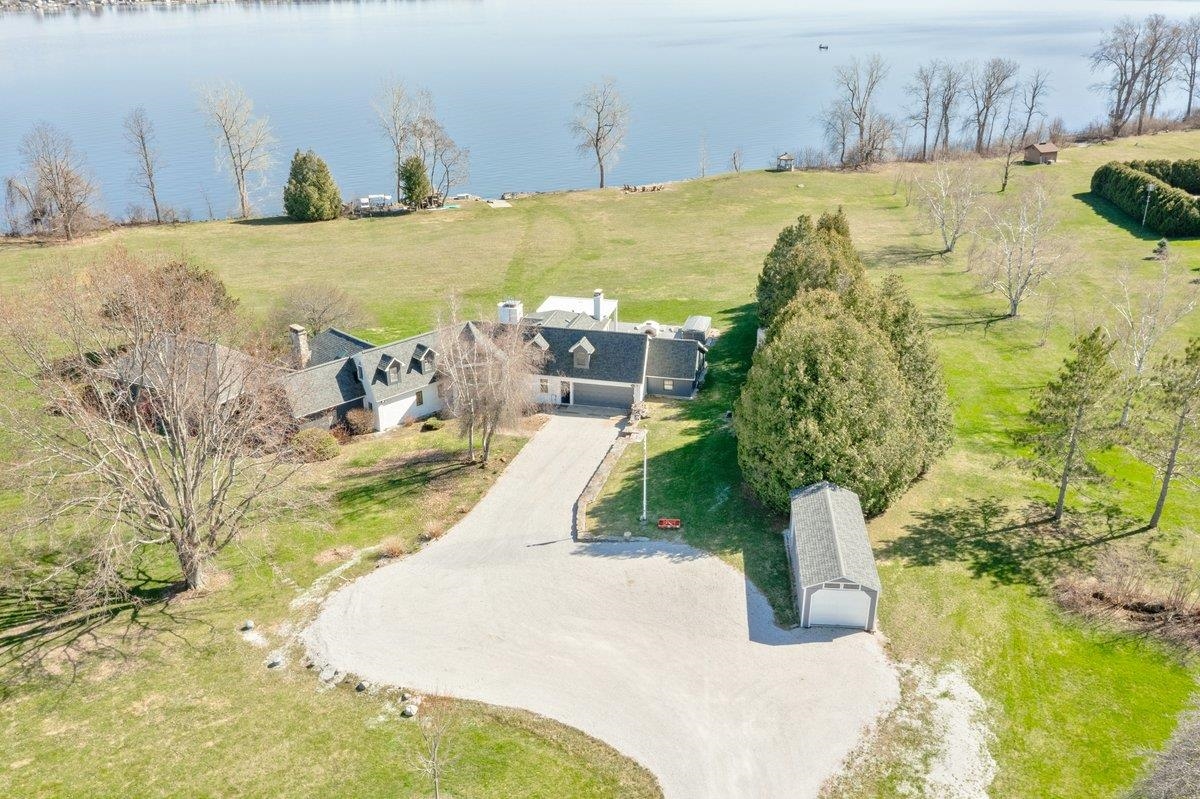 431 McGregor Point Alburgh, VT 05440 - Photo 5 of 60