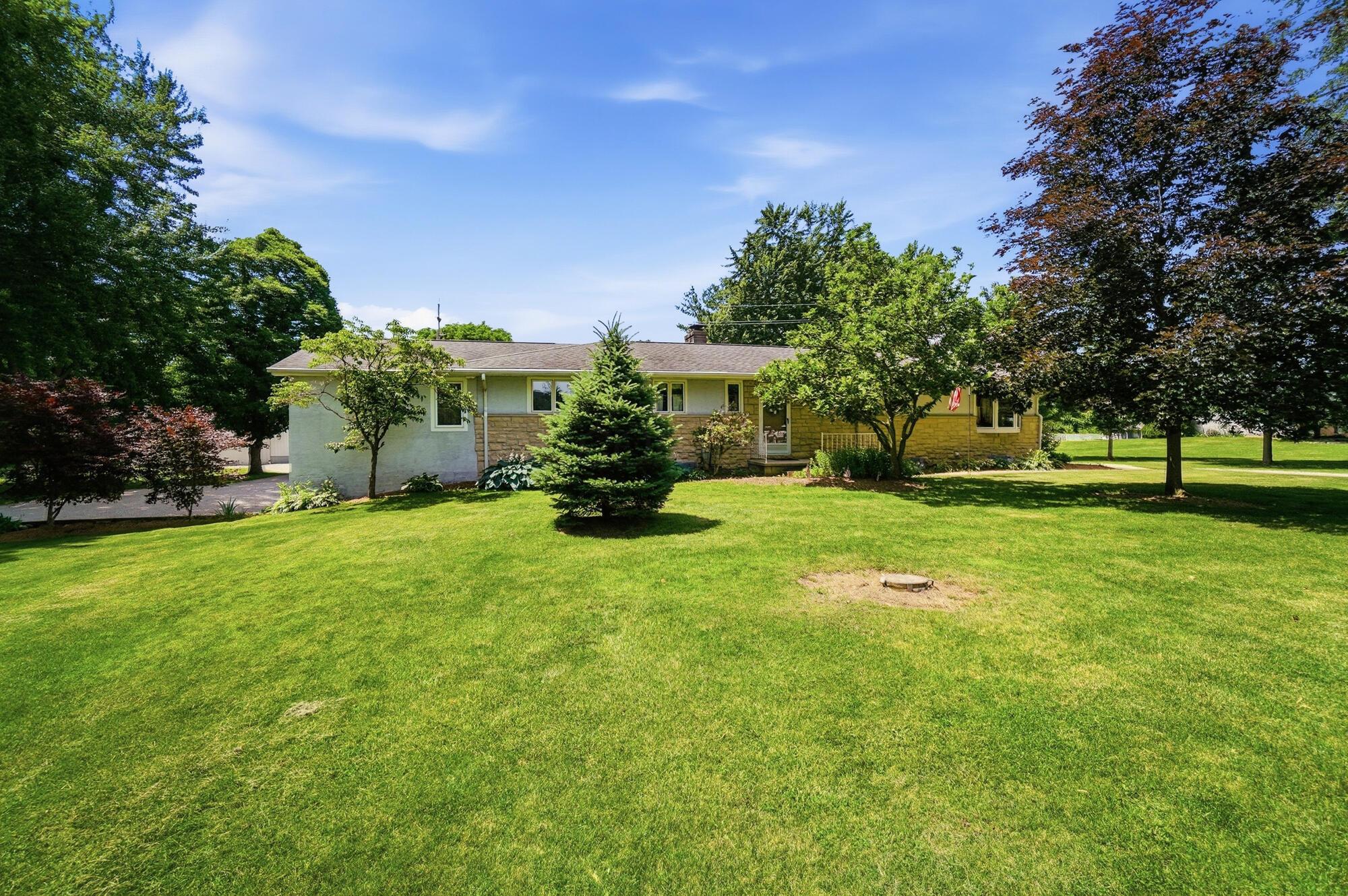 2262 Lewis Center Road Lewis Center, OH 43035 - Photo 4 of 69 006