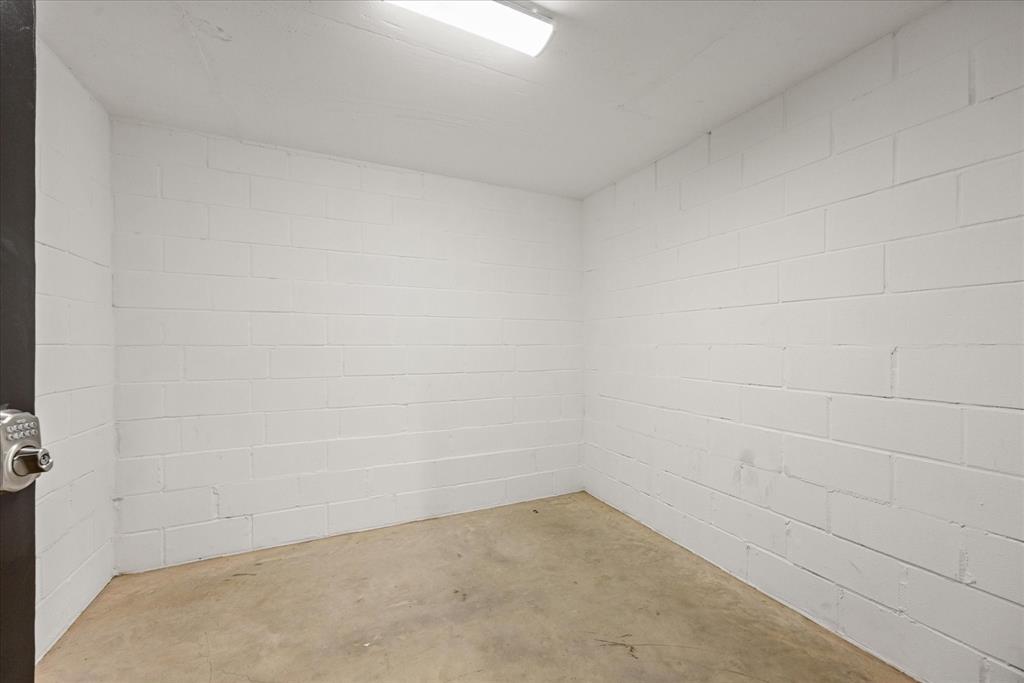 7000 Massey Road Granbury, TX 76049 - Photo 38 of 40 Safe Room
