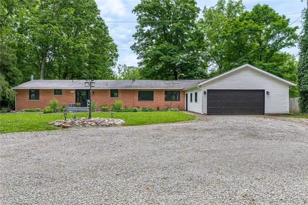 $425,000 | 2735 Lower Bellbrook Road, Spring Valley, OH 45370