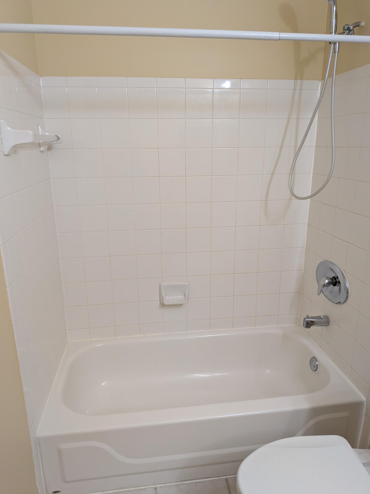 10348 Fox Trail Road South, Unit 513 Royal Palm Beach, FL 33411 - Photo 11 of 13 UNIT 513 GUEST BATHROOM