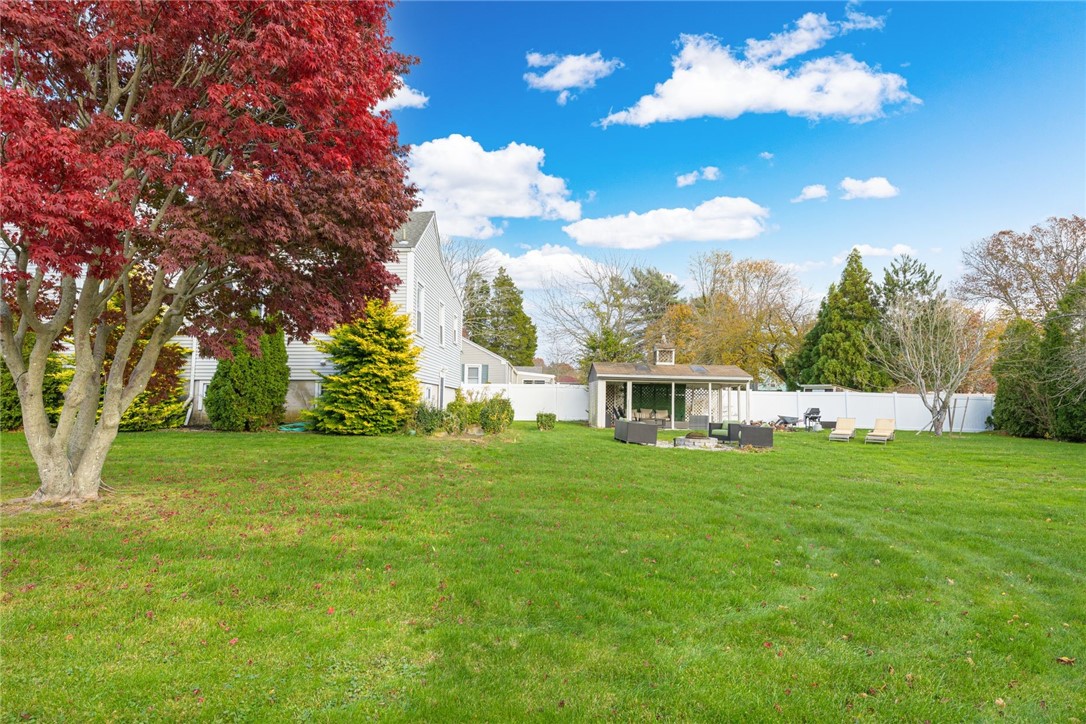 38 Collins Street Bristol, RI 02809 - Photo 11 of 46