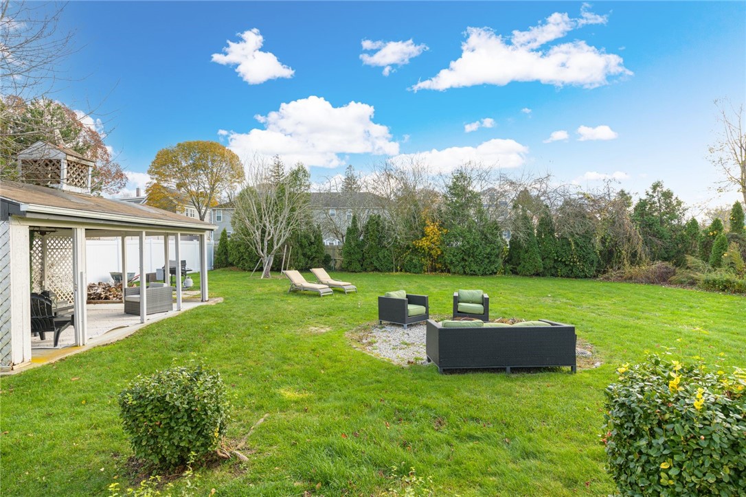 38 Collins Street Bristol, RI 02809 - Photo 13 of 46