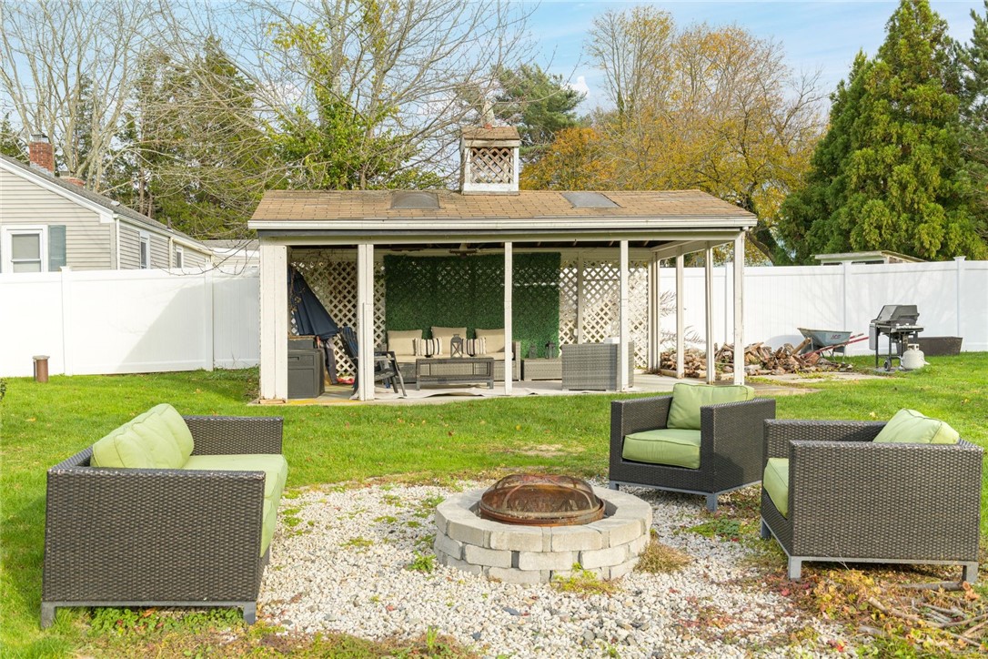 38 Collins Street Bristol, RI 02809 - Photo 6 of 46