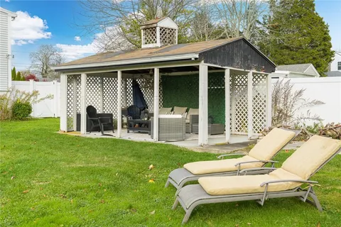 $749,000 | 38 Collins Street, Bristol, RI 02809