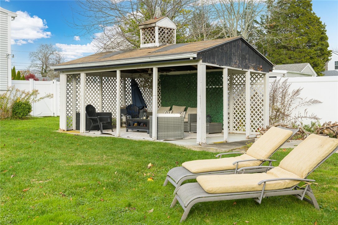 38 Collins Street Bristol, RI 02809 - Photo 8 of 46