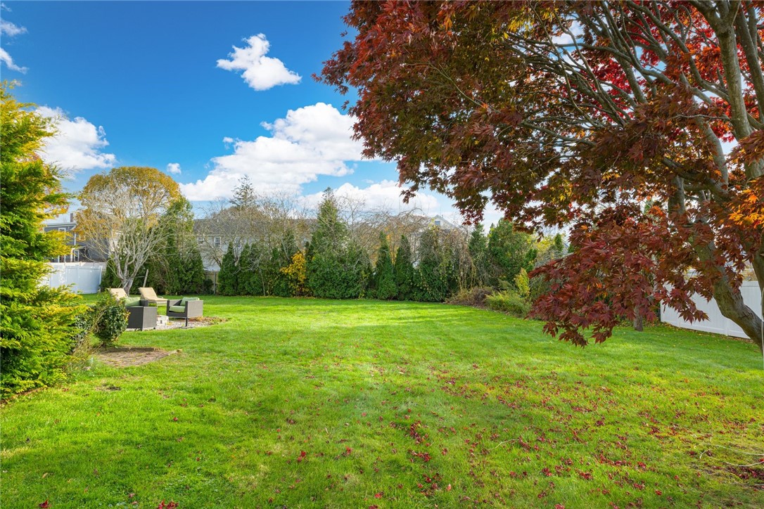 38 Collins Street Bristol, RI 02809 - Photo 9 of 46