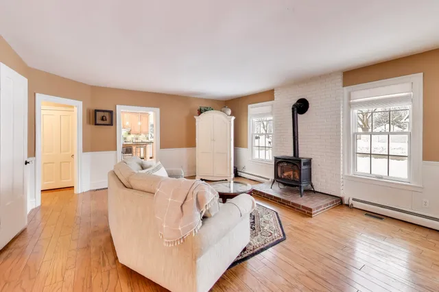 $850,000 | 332 Maxwell Street, Lake Geneva, WI 53147