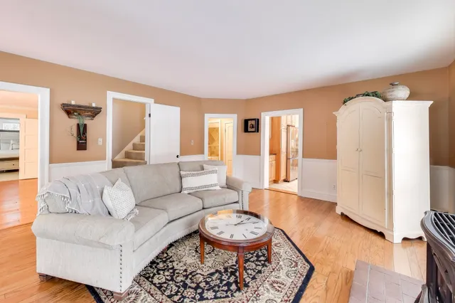 $850,000 | 332 Maxwell Street, Lake Geneva, WI 53147