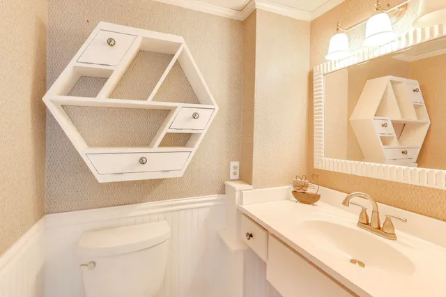 $850,000 | 332 Maxwell Street, Lake Geneva, WI 53147