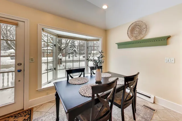 $850,000 | 332 Maxwell Street, Lake Geneva, WI 53147