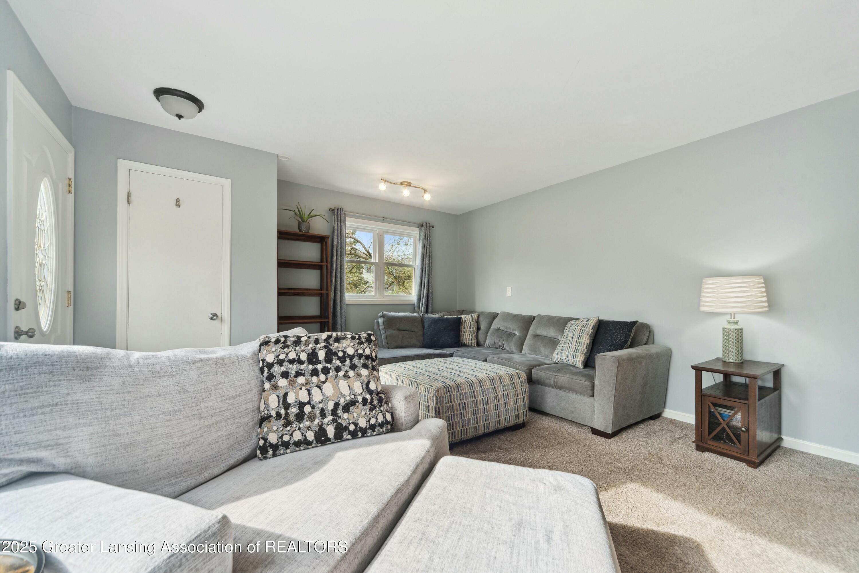 2103 Barstow Road Lansing, MI 48906 - Photo 7 of 35 tempImageU09MVo