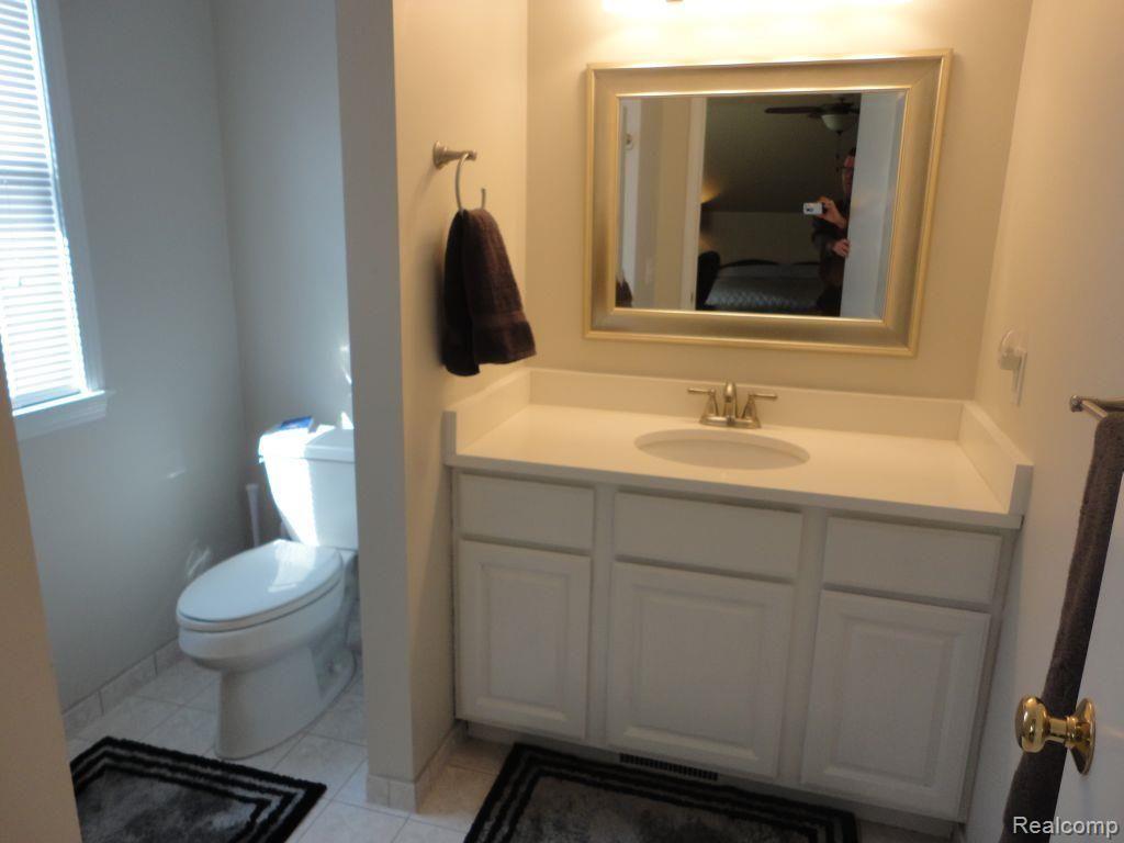 852 Columbia Road Berkley, MI 48072 - Photo 10 of 25 Columbia852 Master Bath.jpg