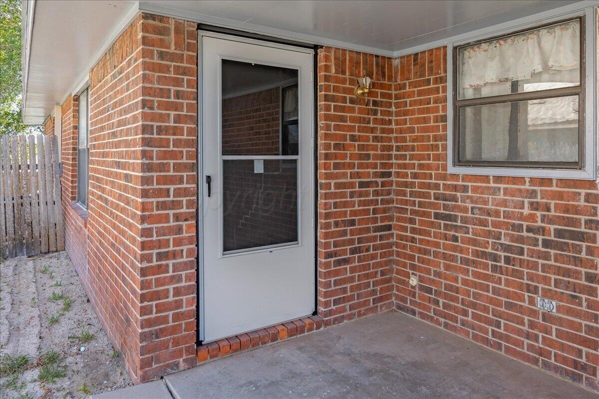 79 Valleyview Road Canyon, TX 79015 - Photo 5 of 40 06-A Front Door