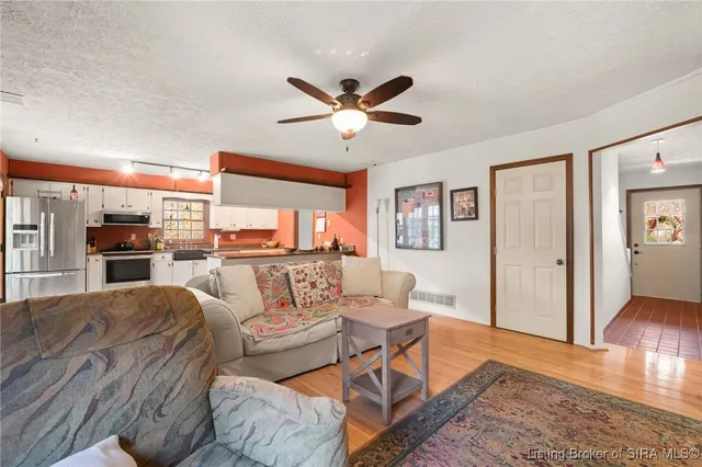 $460,000 | 1022 Broadleaf Court, Lanesville, IN 47136