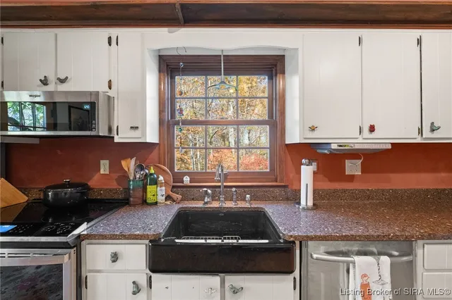 $460,000 | 1022 Broadleaf Court, Lanesville, IN 47136