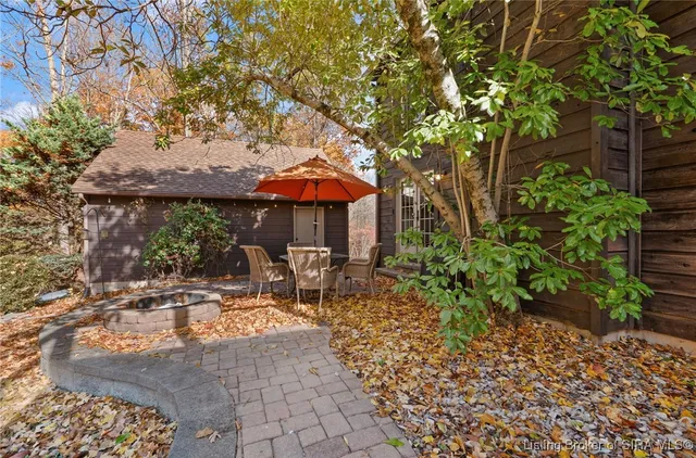 $460,000 | 1022 Broadleaf Court, Lanesville, IN 47136