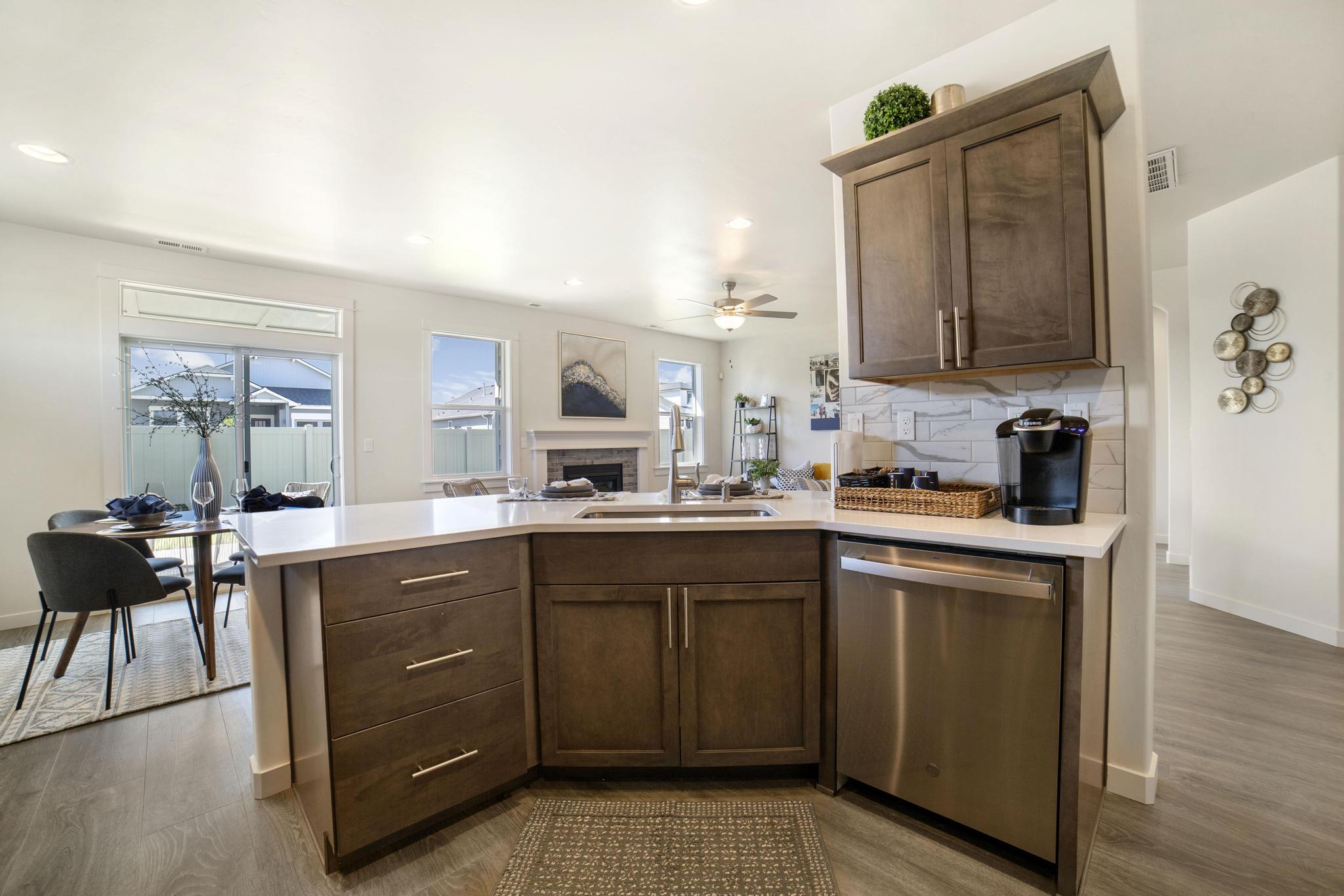 780 North McKinney Rnch Road, Unit LOT #125 Sisters, OR 97759 - Photo 17 of 21 Hudson - New Kitchen 2