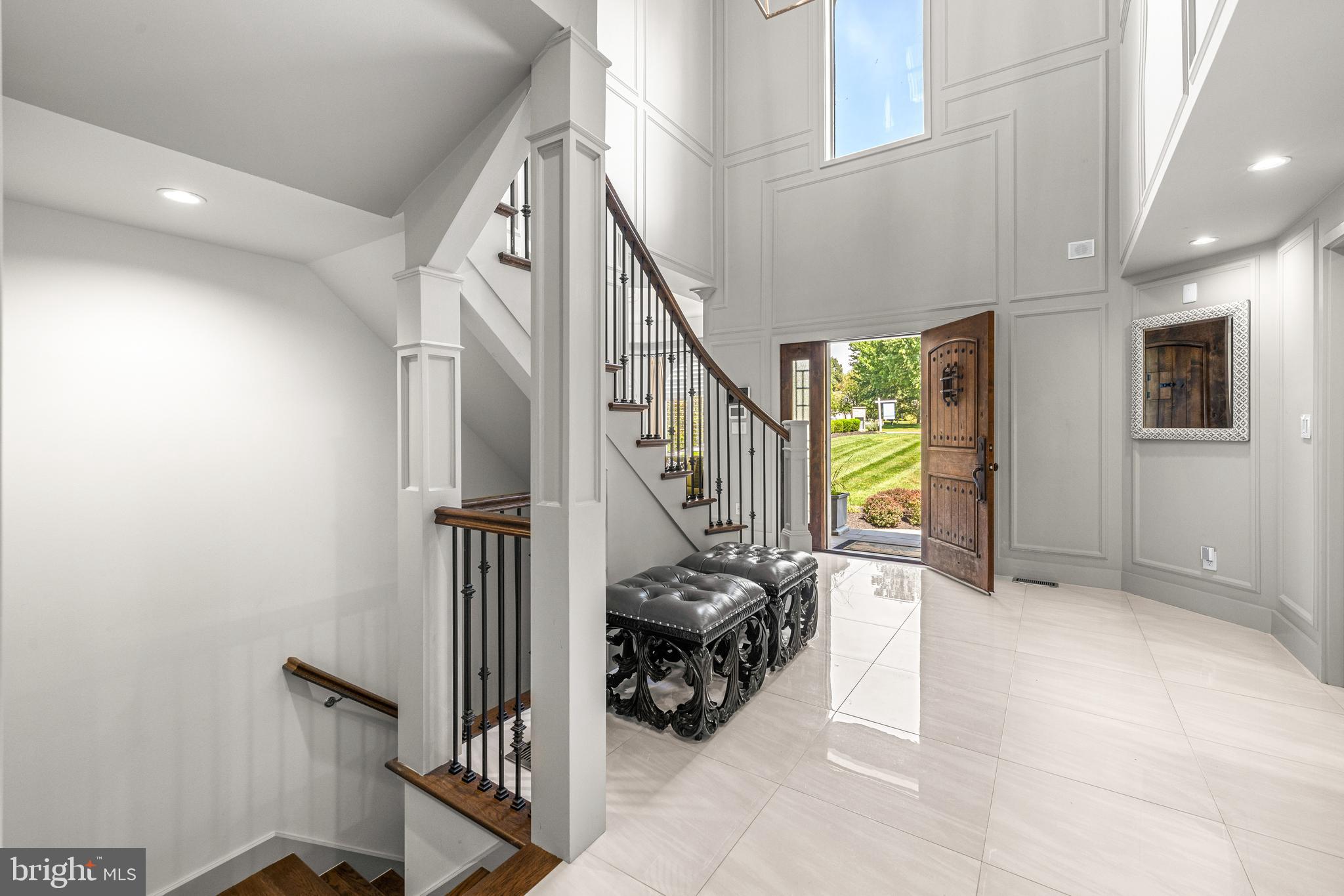 18 Hambleton Court Pikesville, MD 21208 - Photo 3 of 71 Foyer