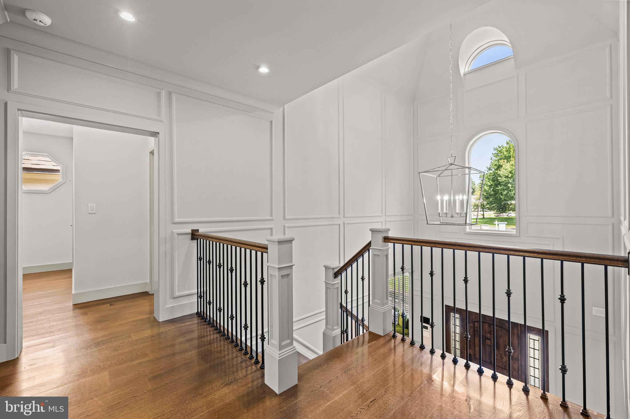 18 Hambleton Court Pikesville, MD 21208 - Photo 31 of 71 Upper Level Hall