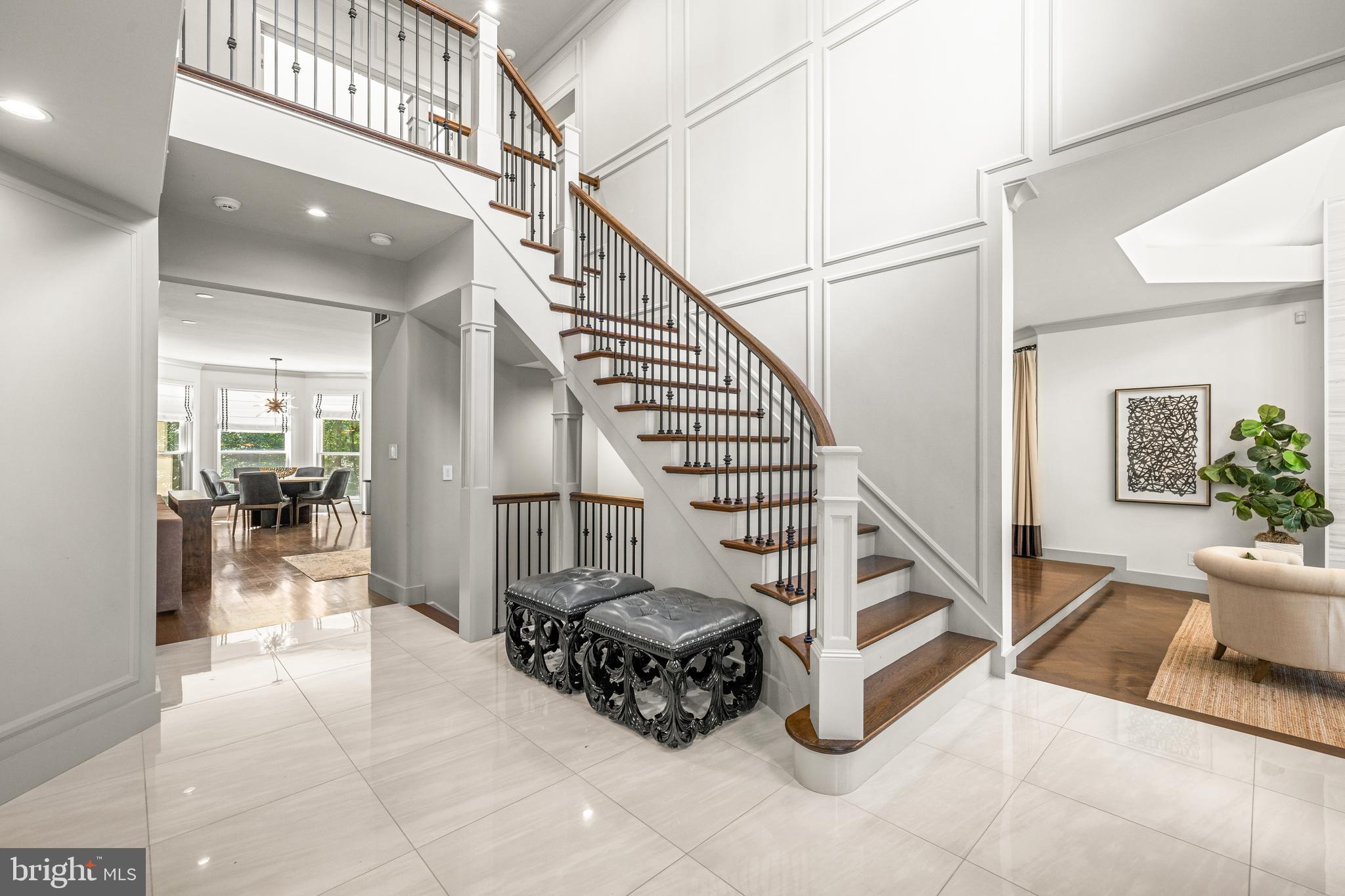 18 Hambleton Court Pikesville, MD 21208 - Photo 5 of 71 Foyer