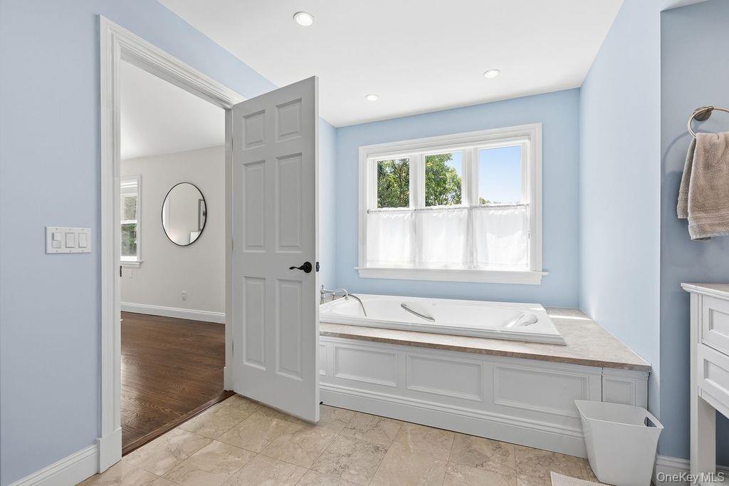 55 Harris Road Katonah, NY 10536 - Photo 34 of 50 Primary Bathroom