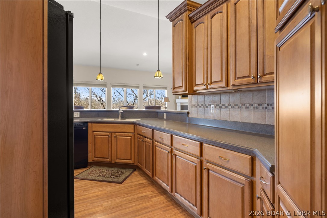 1386 Nichols Road Osage Beach, MO 65065 - Photo 14 of 62 Corian countertops