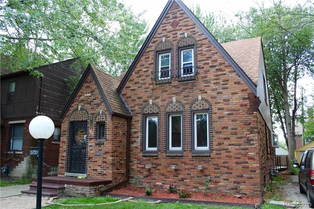 5759 Yorkshire Road Detroit, MI 48224 - Photo 3 of 29 img_0390.jpg