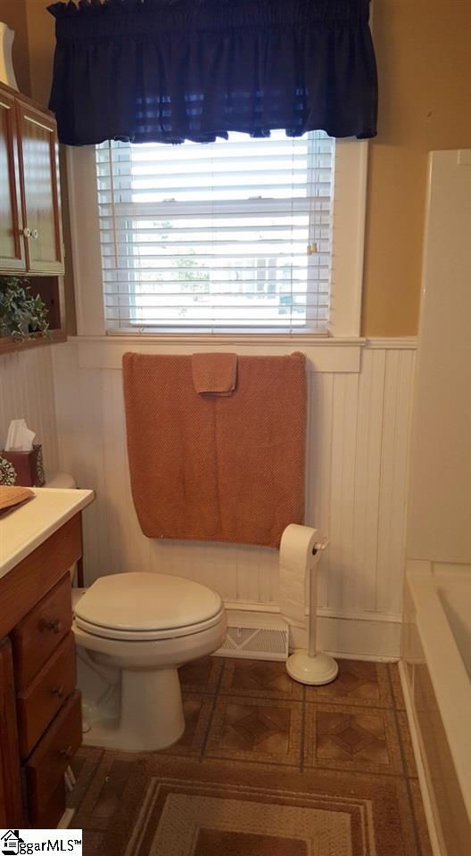 106 West Lee Road Taylors, SC 29687 - Photo 9 of 21 Gallery Image 9