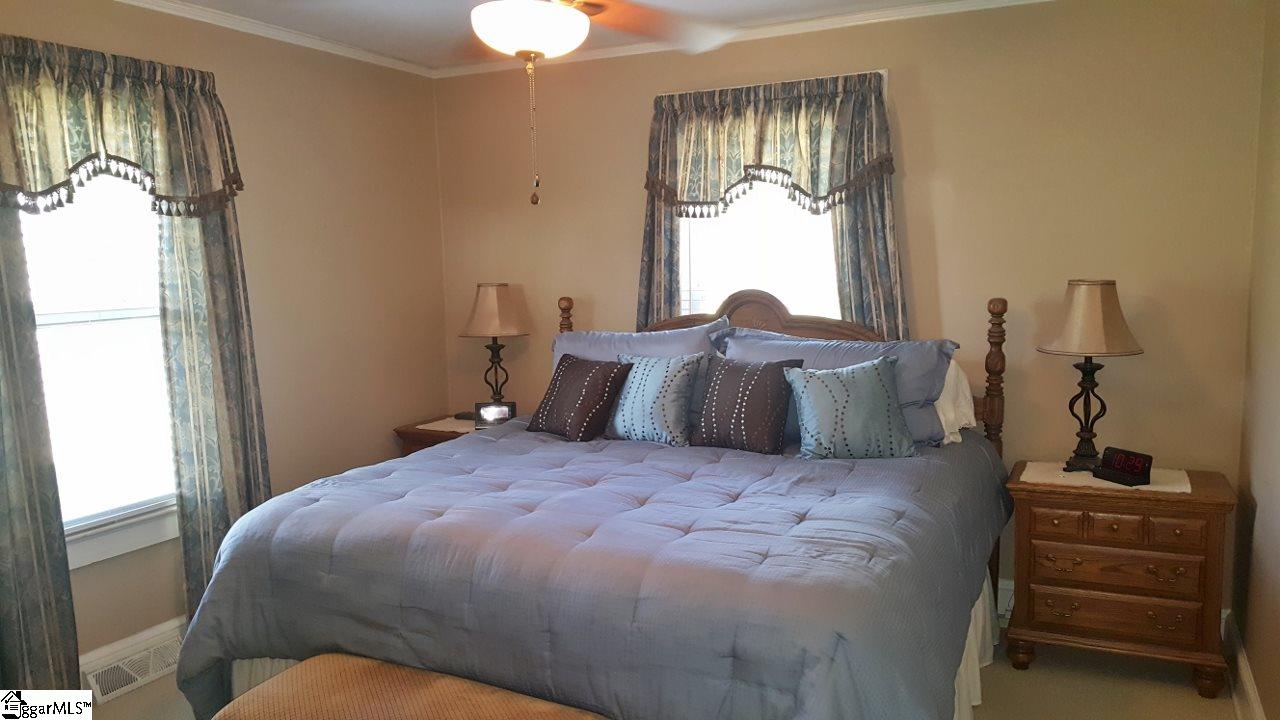 106 West Lee Road Taylors, SC 29687 - Photo 10 of 21 Gallery Image 10