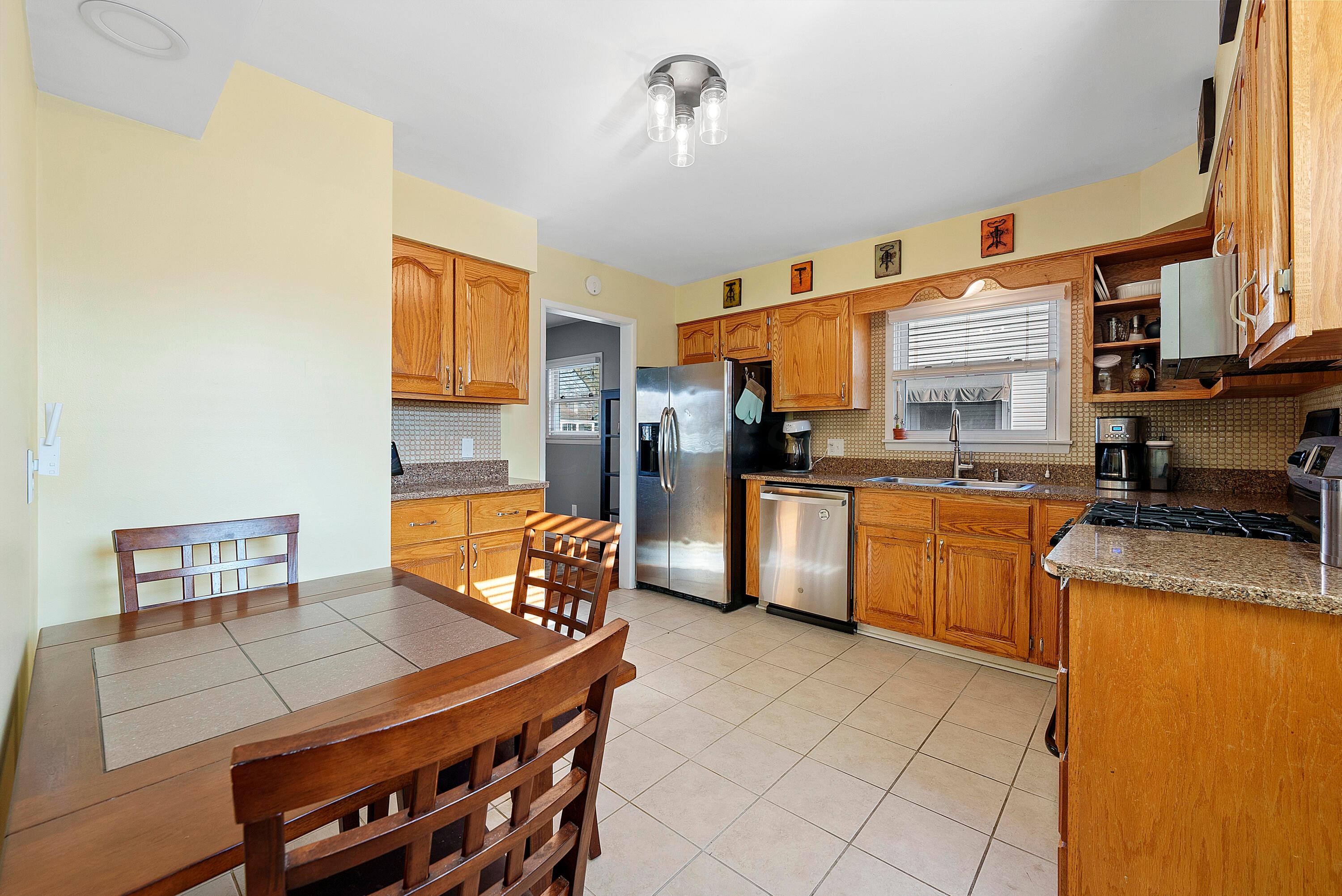 2673 Woodstock Road Columbus, OH 43221 - Photo 8 of 37 DSC08660