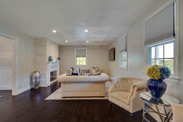 13 Carpenter Hill Road, Unit B Mendon, MA 01756 - Photo 5 of 30 Gallery Image 5