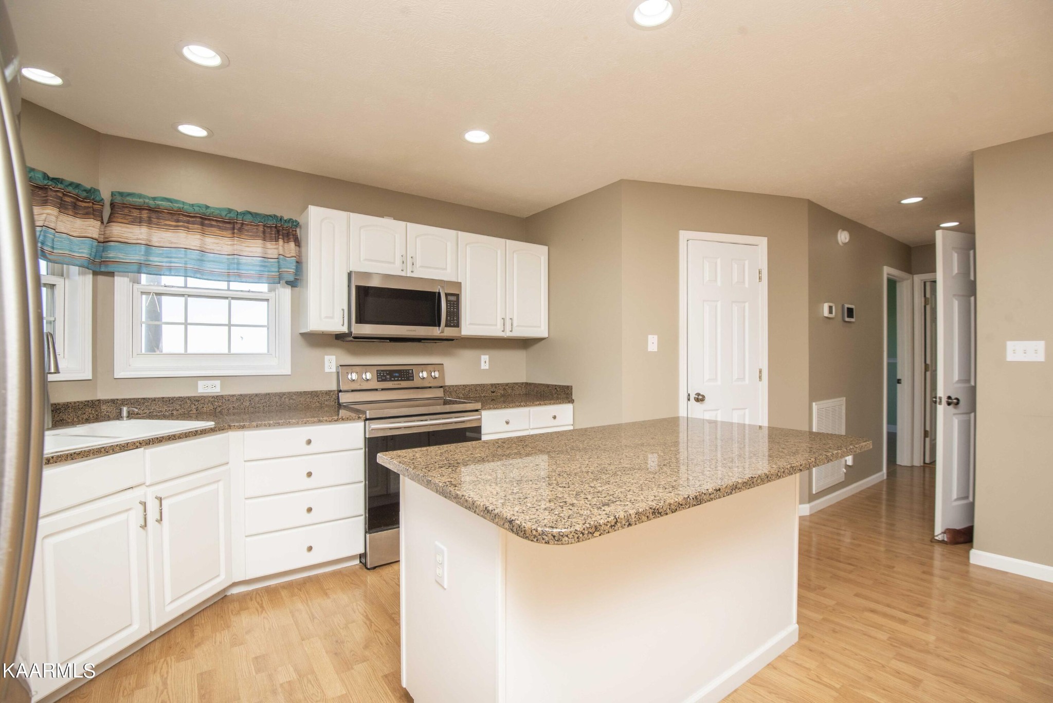 2735 Clover Hill Ridge Road Maryville, TN 37801 - Photo 17 of 58 Gallery Image 17