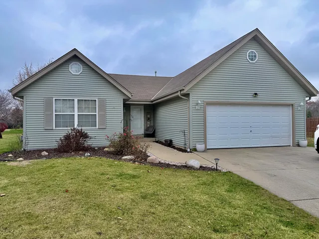 $469,900 | 3010 West Kimberly Avenue, Greenfield, WI 53221