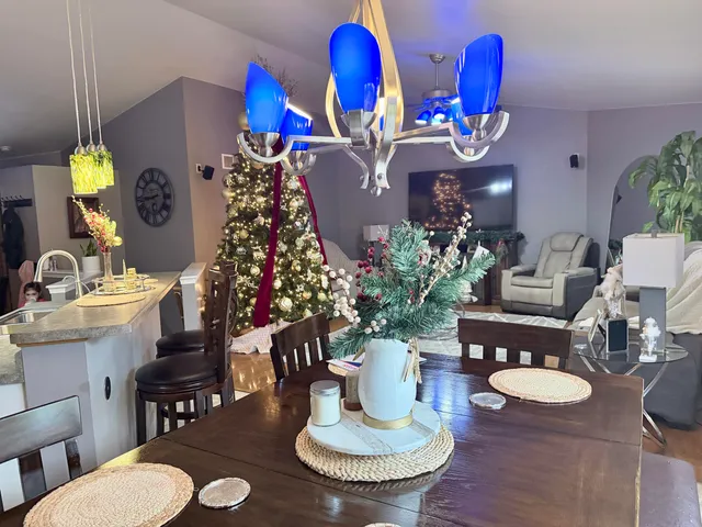 $469,900 | 3010 West Kimberly Avenue, Greenfield, WI 53221