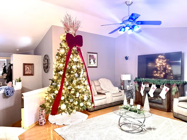 $469,900 | 3010 West Kimberly Avenue, Greenfield, WI 53221