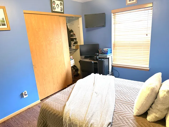 $469,900 | 3010 West Kimberly Avenue, Greenfield, WI 53221