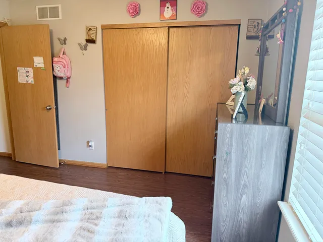 $469,900 | 3010 West Kimberly Avenue, Greenfield, WI 53221