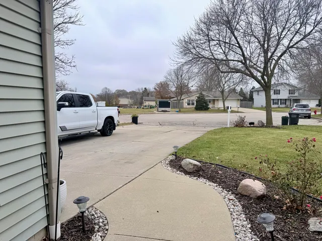 $469,900 | 3010 West Kimberly Avenue, Greenfield, WI 53221