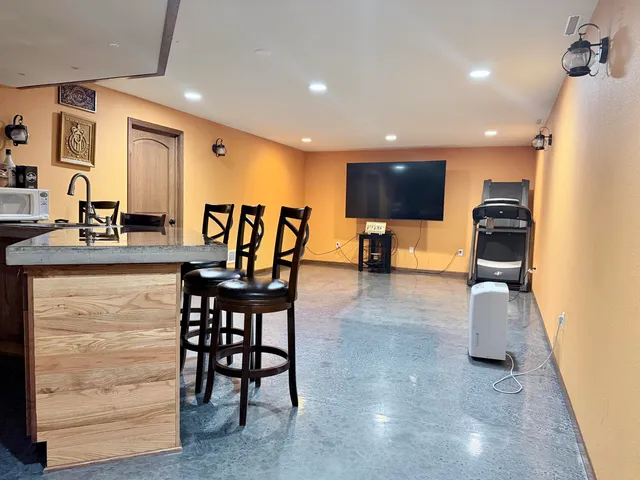 $469,900 | 3010 West Kimberly Avenue, Greenfield, WI 53221