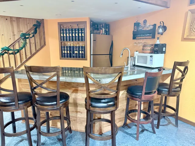 $469,900 | 3010 West Kimberly Avenue, Greenfield, WI 53221