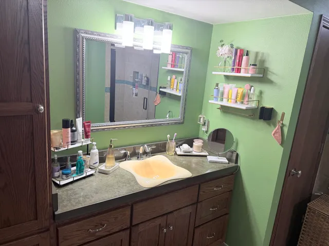 $469,900 | 3010 West Kimberly Avenue, Greenfield, WI 53221